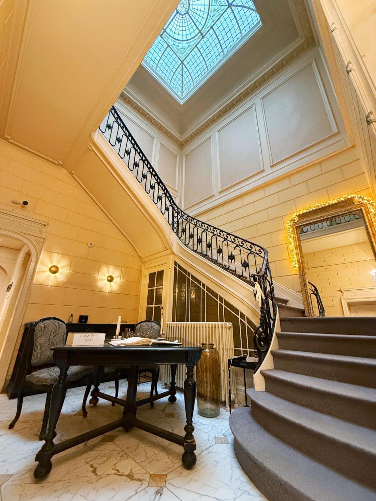 Hotel De Maitre De Vaughan Saint-Josse-ten-Noode Exteriör bild